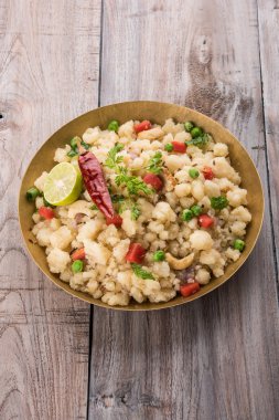 Upma veya upama veya uppuma, favori güneyde Hint tatlı ve tuzlu kahvaltı menüsü veya aperatifler