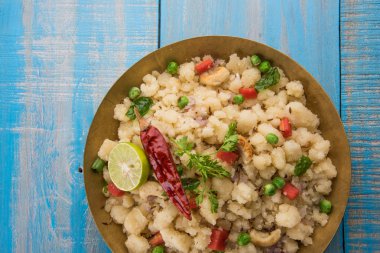 Upma veya upama veya uppuma, favori güneyde Hint tatlı ve tuzlu kahvaltı menüsü veya aperatifler