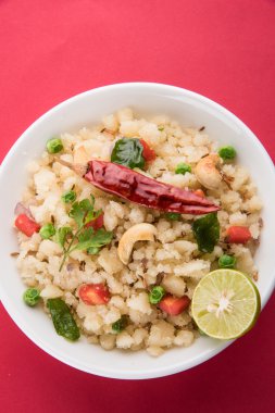 Upma veya upama veya uppuma, favori güneyde Hint tatlı ve tuzlu kahvaltı menüsü veya aperatifler