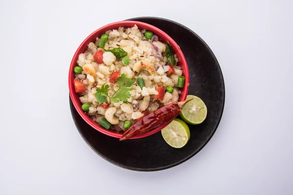 Upma or upama or uppuma, favourite south indian sweet and salty breakfast menu or snacks — Stock Photo, Image