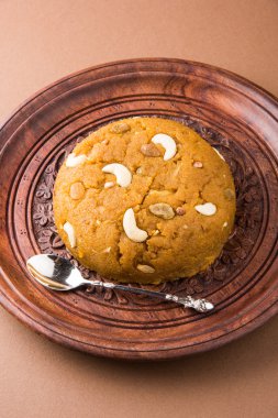 Saf ghee olarak Moong Dal helva - Hindistan, Indan tatlı Halwa Moong Dal, moong dal tatlı sheera veya shira yapılmış bir tatlı yemek pişmiş