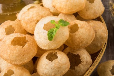 Pani Puri ya da panipuri, Golgappe ya da gol gappe, sohbet madde, Hindistan