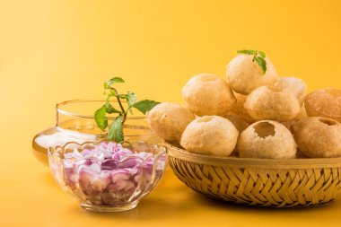 Pani Puri ya da panipuri, Golgappe ya da gol gappe, sohbet madde, Hindistan
