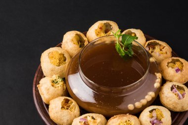 Pani Puri ya da panipuri, Golgappe ya da gol gappe, sohbet madde, Hindistan