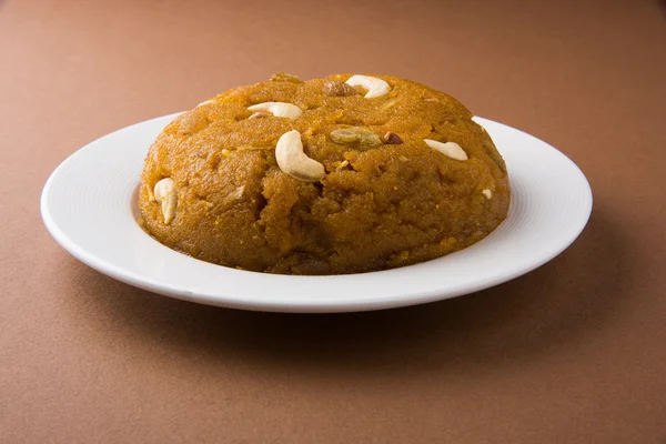 Moong Dal Halwa - un plato dulce de la India, Indan Sweet Halwa hecho de Moong Dal, moong dal sweet sheera o shira cocinado en ghee puro — Foto de Stock