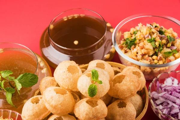 Pani Puri ou panipuri, Golgappe ou gol gappe, item de bate-papo, Índia — Fotografia de Stock