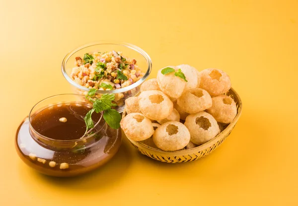 Pani Puri ou panipuri, Golgappe ou gol gappe, item de bate-papo, Índia — Fotografia de Stock