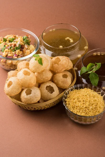 Pani Puri ou panipuri, Golgappe ou gol gappe, item de bate-papo, Índia — Fotografia de Stock