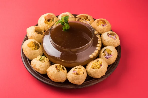 Pani Puri o panipuri, Golgappe o gol gappe, Chat item, India —  Fotos de Stock