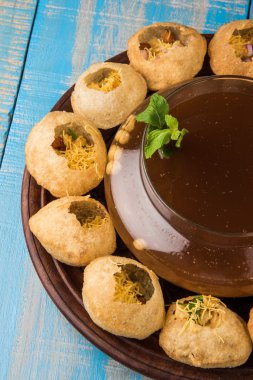 Pani Puri ya da panipuri, Golgappe ya da gol gappe, sohbet madde, Hindistan