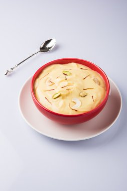 Hint tatlı süzme yoğurt veya şaka, Kocaeli ve gujrat, popüler Alman shrikhand, yapılmış Hint tatlı Shrikhand popüler bir garnitür de puri veya Çapati ile çok lezzetli olup