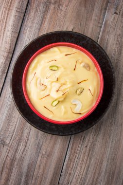 Hint tatlı süzme yoğurt veya şaka, Kocaeli ve gujrat, popüler Alman shrikhand, yapılmış Hint tatlı Shrikhand popüler bir garnitür de puri veya Çapati ile çok lezzetli olup