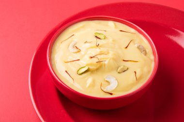 Hint tatlı süzme yoğurt veya şaka, Kocaeli ve gujrat, popüler Alman shrikhand, yapılmış Hint tatlı Shrikhand popüler bir garnitür de puri veya Çapati ile çok lezzetli olup