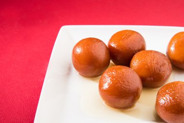 Kemalpaşa tatlısı veya Gulabjam veya Kemalpaşa reçel, popüler Hint tatlı