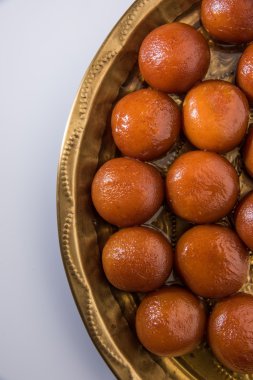 Kemalpaşa tatlısı veya Gulabjam veya Kemalpaşa reçel, popüler Hint tatlı