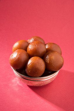 Kemalpaşa tatlısı veya Gulabjam veya Kemalpaşa reçel, popüler Hint tatlı