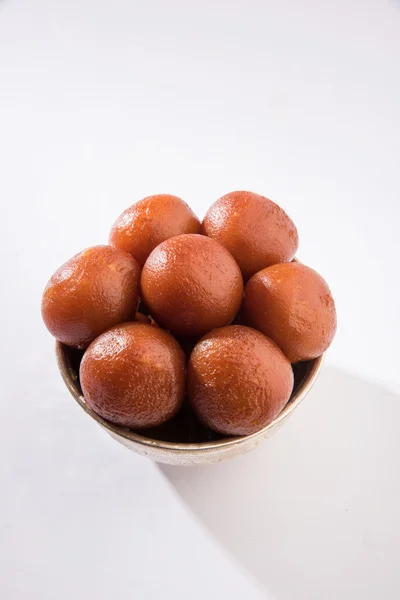 Gulab jamun, atau gulaab jamun, adalah mithai manis berbasis susu padat — Stok Foto