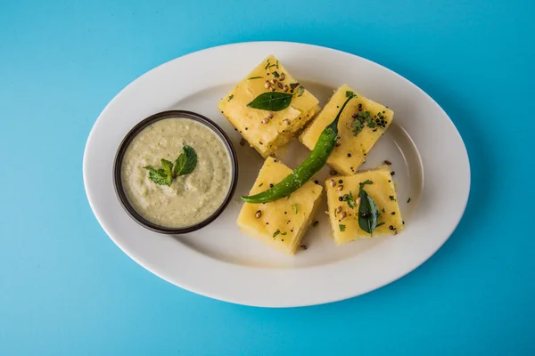 Dhokla / Indian savory snacks made of chick pea flour, selective focus — Stock Photo, Image