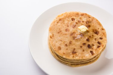 Puran poli önemli tatlı holi festival Hindistan, Hint tatlı, puran roti, genellikle saf ghee ile servis Hint tatlı ekmek menüsüdür