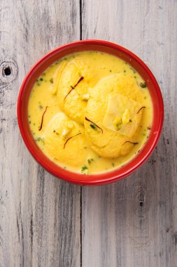 geleneksel rasmalai Hint tatlı, Hint tatlı rasmalai veya ras malai, ünlü Bengalli tatlı