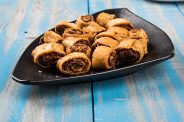 Hint baharatlı tatlı kızarmış aperatif olarak da bilinen bakarwadi veya bakarvadi veya bakar vadi veya bakar wadi veya bahar rulo, çay, favori aperatifler Pune şehir favori aperatifler