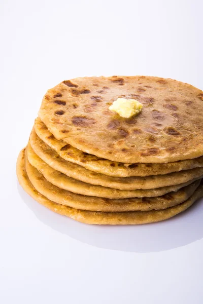 Puran poli est un menu sucré important dans le festival holi en Inde, dessert indien, puran roti, pain sucré indien généralement servi avec du ghee pur — Photo