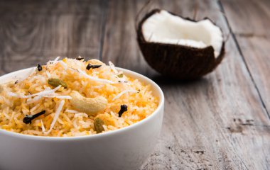 Hindistan cevizi tatlı pirinç, marathi, favori Hint tatlı, konkan gıda narali bhat tatlı Hindistan cevizi pirinç olarak da bilinir