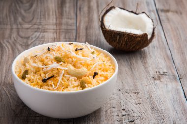 Hindistan cevizi tatlı pirinç, marathi, favori Hint tatlı, konkan gıda narali bhat tatlı Hindistan cevizi pirinç olarak da bilinir