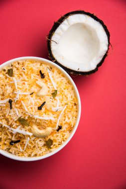 Hindistan cevizi tatlı pirinç, marathi, favori Hint tatlı, konkan gıda narali bhat tatlı Hindistan cevizi pirinç olarak da bilinir