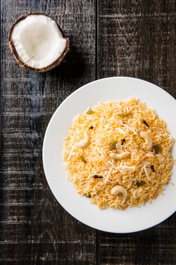 Hindistan cevizi tatlı pirinç, marathi, favori Hint tatlı, konkan gıda narali bhat tatlı Hindistan cevizi pirinç olarak da bilinir