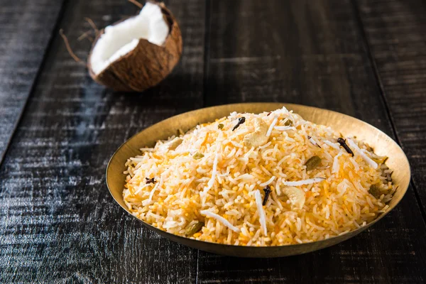 Hindistan cevizi tatlı pirinç, marathi, favori Hint tatlı, konkan gıda narali bhat tatlı Hindistan cevizi pirinç olarak da bilinir