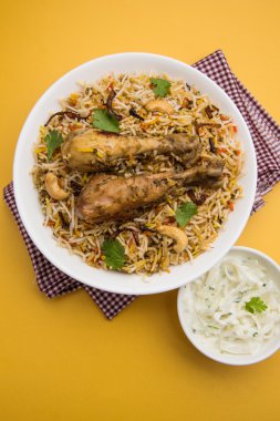 tavuk biryani bacak parça ve raita