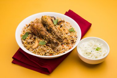 tavuk biryani bacak parça ve raita