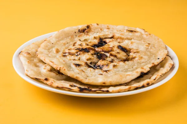 印度特殊面包也被称为黄油罗蒂， 查帕蒂， 纳安， 库尔查， 对羟基， 坦杜里罗蒂 — 图库照片