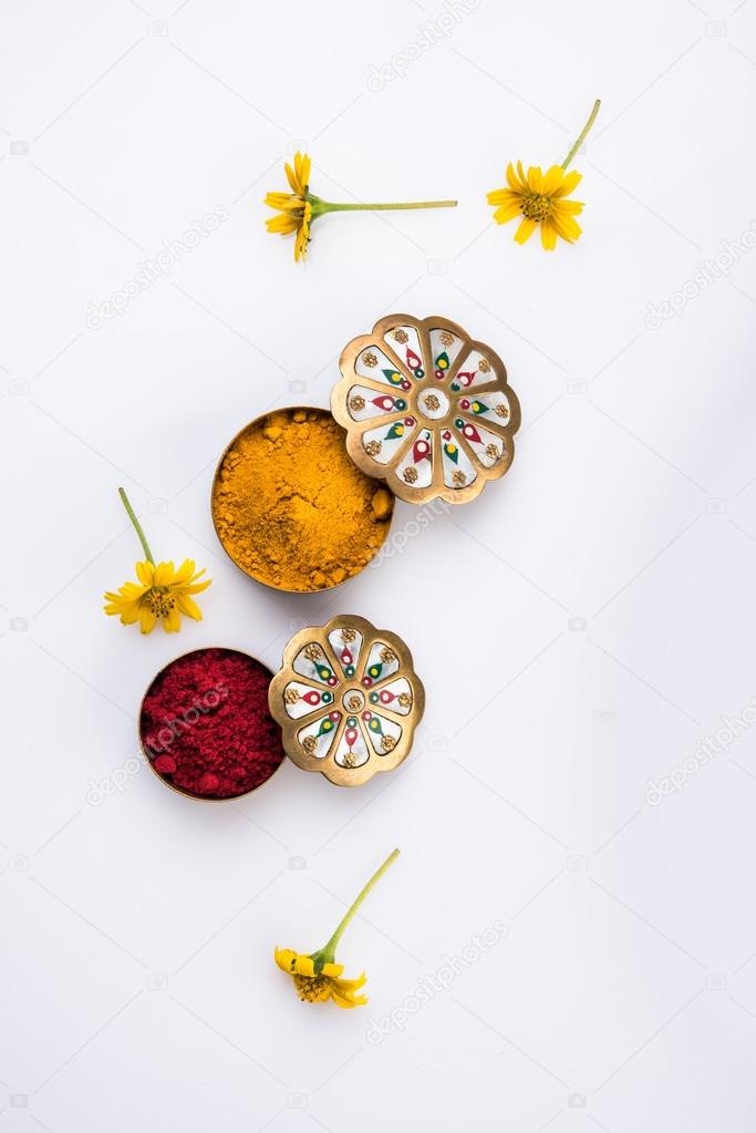 Premium Photo  Sesame or tilgul laddu with haldi kumkum with flowers for  makar sankranti festival selective focus