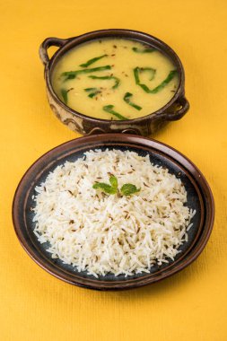 dal chawal - dal tadka ve pirinç