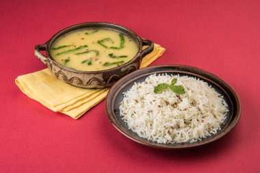dal chawal - dal tadka ve pirinç