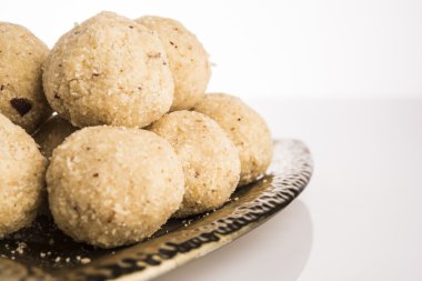 hint tatlı hindistan cevizi laddu veya nariyal laddoo, seçici odak