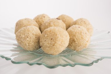 hint tatlı hindistan cevizi laddu veya nariyal laddoo, seçici odak