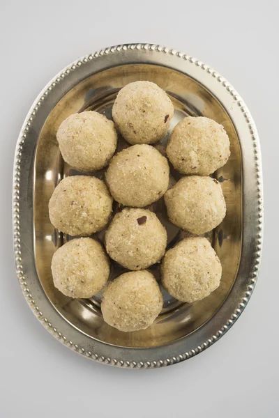 Πολλές καρύδα γλυκό λαντού ή nariyal λανντού σε Χίντι, κοντινό πλάνο — Φωτογραφία Αρχείου