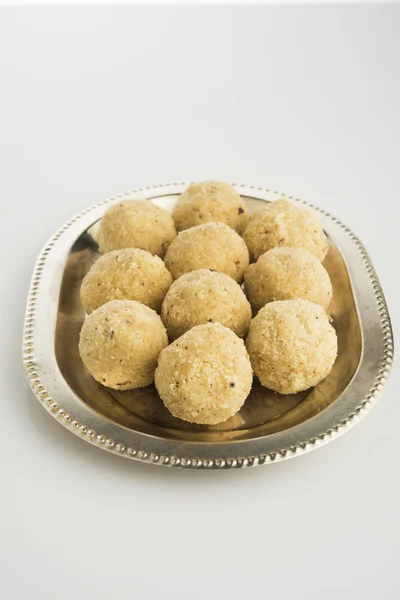 Many coconut sweet laddu or nariyal laddoo in hindi , closeup — Stock Photo, Image