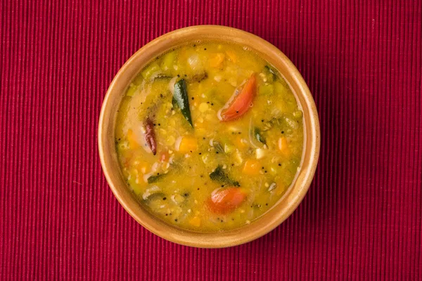 Sambar de verduras del sur de la India, con verduras — Foto de Stock