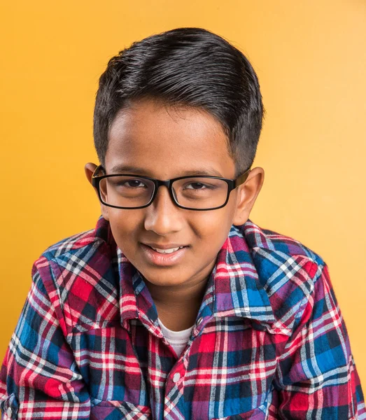 10-årig pojke, lycklig indisk pojke, asiatisk pojke och lycka, Indisk unge, Asiatisk unge, lycklig indisk unge, leende Indian Kid — Stockfoto