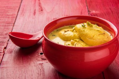 geleneksel Hint Rasmalai veya Ras Malai, Hint tatlı rasmalai veya ras malai, ünlü Bengalli tatlı