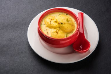 geleneksel Hint Rasmalai veya Ras Malai, Hint tatlı rasmalai veya ras malai, ünlü Bengalli tatlı