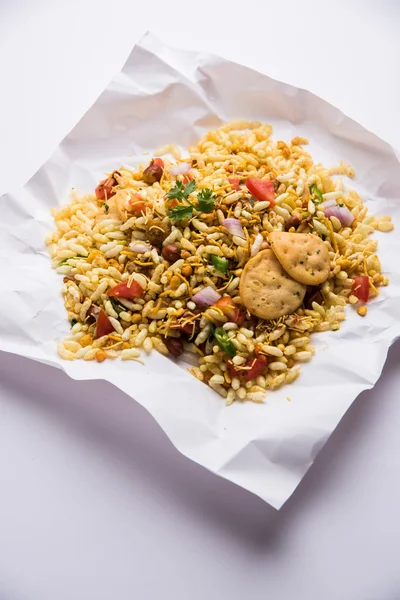Bhelpuri or bhel, Chat item, India, served in a piece of paper — Stock Photo, Image