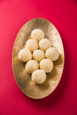 Kheer kahraman veya koyak kahraman Bengalli bir tatlıdır