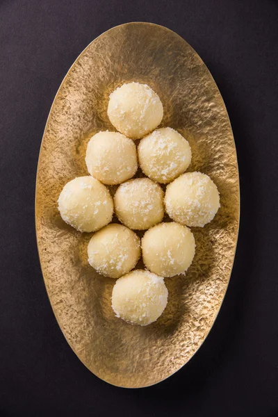 Kheer kahraman veya koyak kahraman Bengalli bir tatlıdır