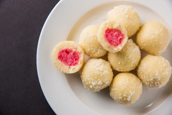 Kheer kadam ou khir kadam est un bonbon bengali — Photo