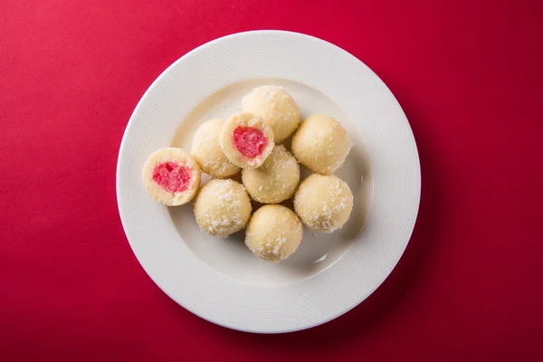 Kheer kadam oder khir kadam ist ein Bengalisüß — Stockfoto